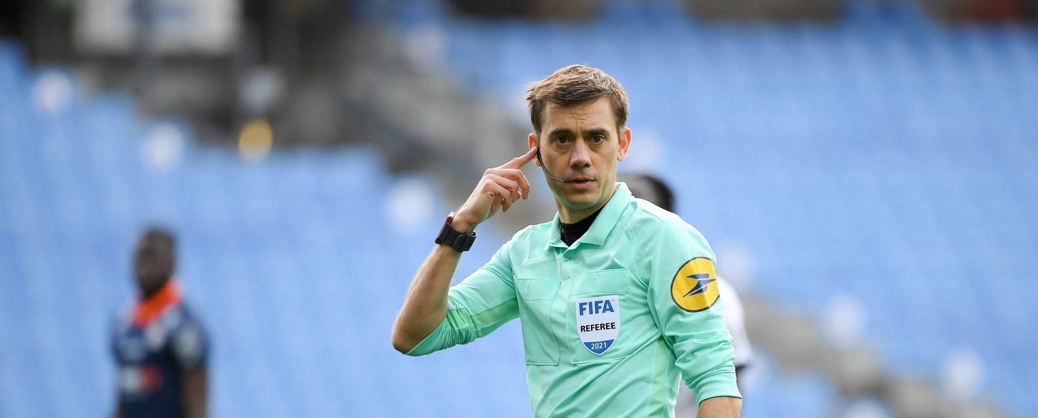 En quoi une meilleure communication entre arbitres peut-elle influencer la qualité des matchs ?