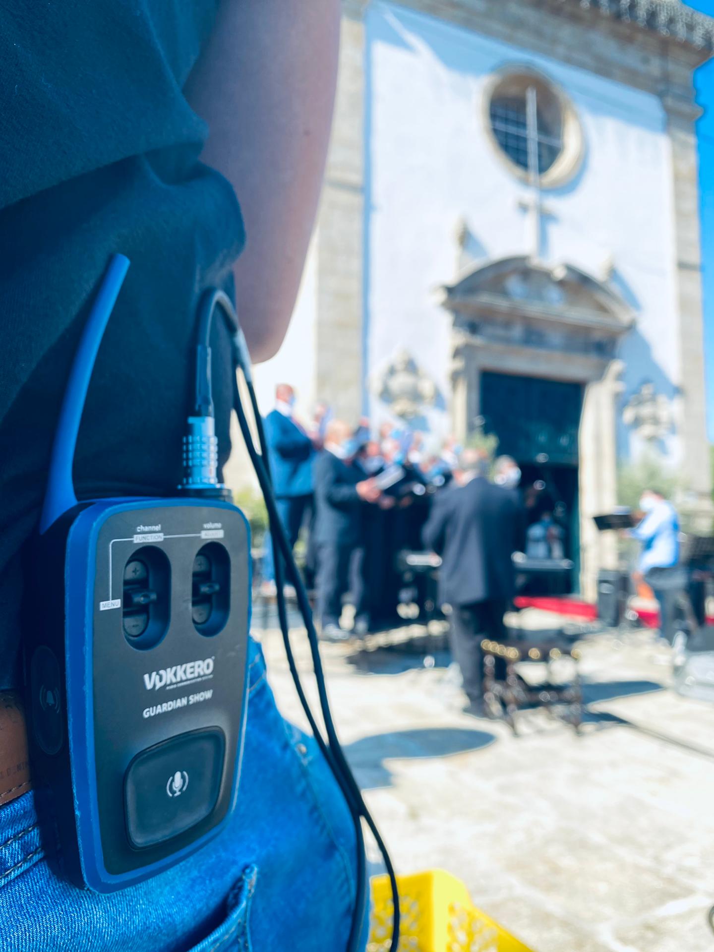 VOKKERO SHOW vs Intercoms classiques : une révolution dans la communication événementielle