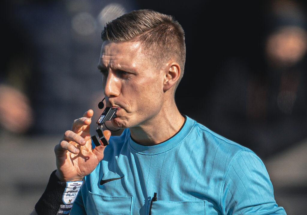 Photo de l'arbitre norvégien Mathias