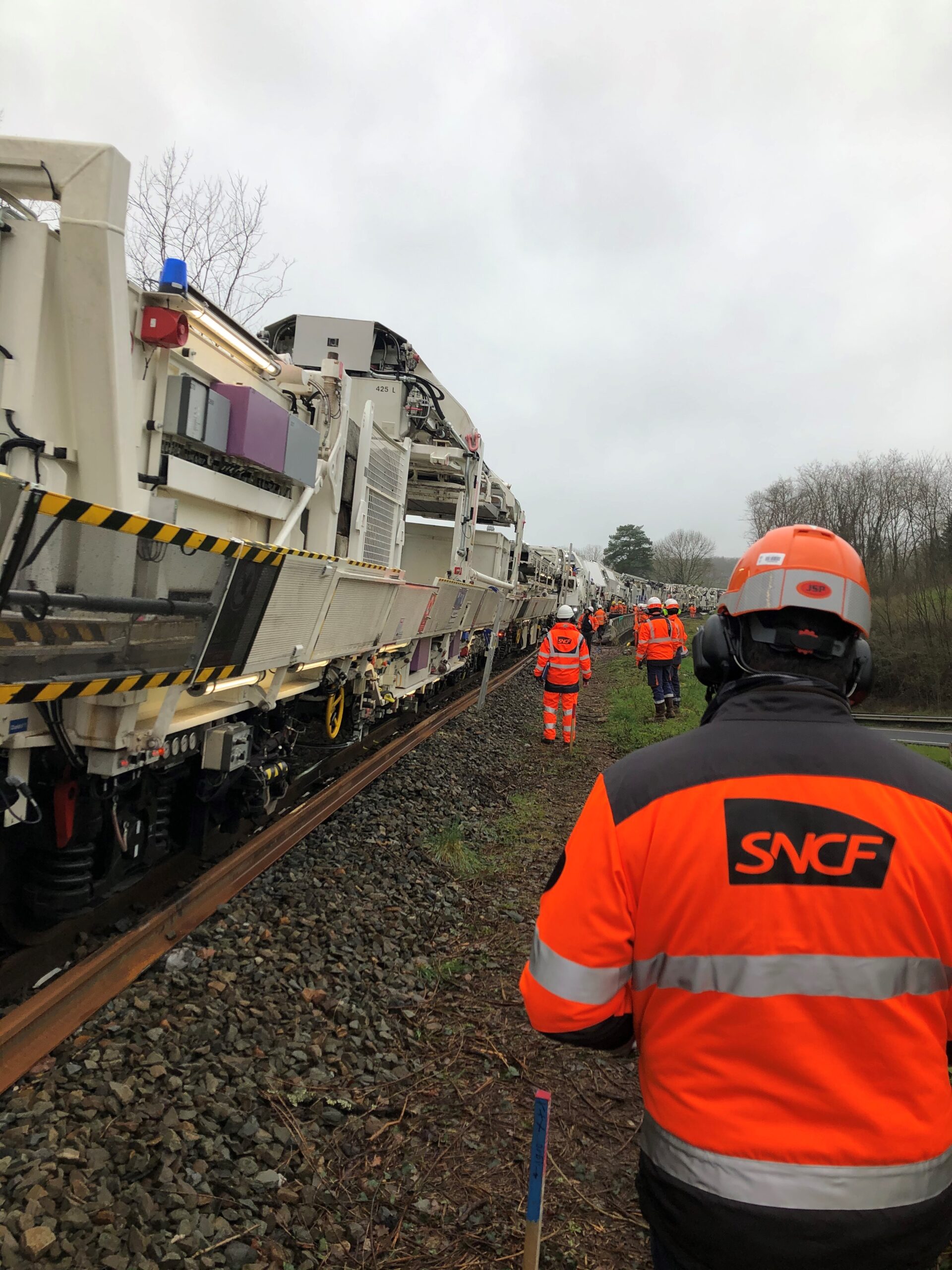 The Best Walkie Talkie UK Guide: Licensing, Range & Buying Advice 2025