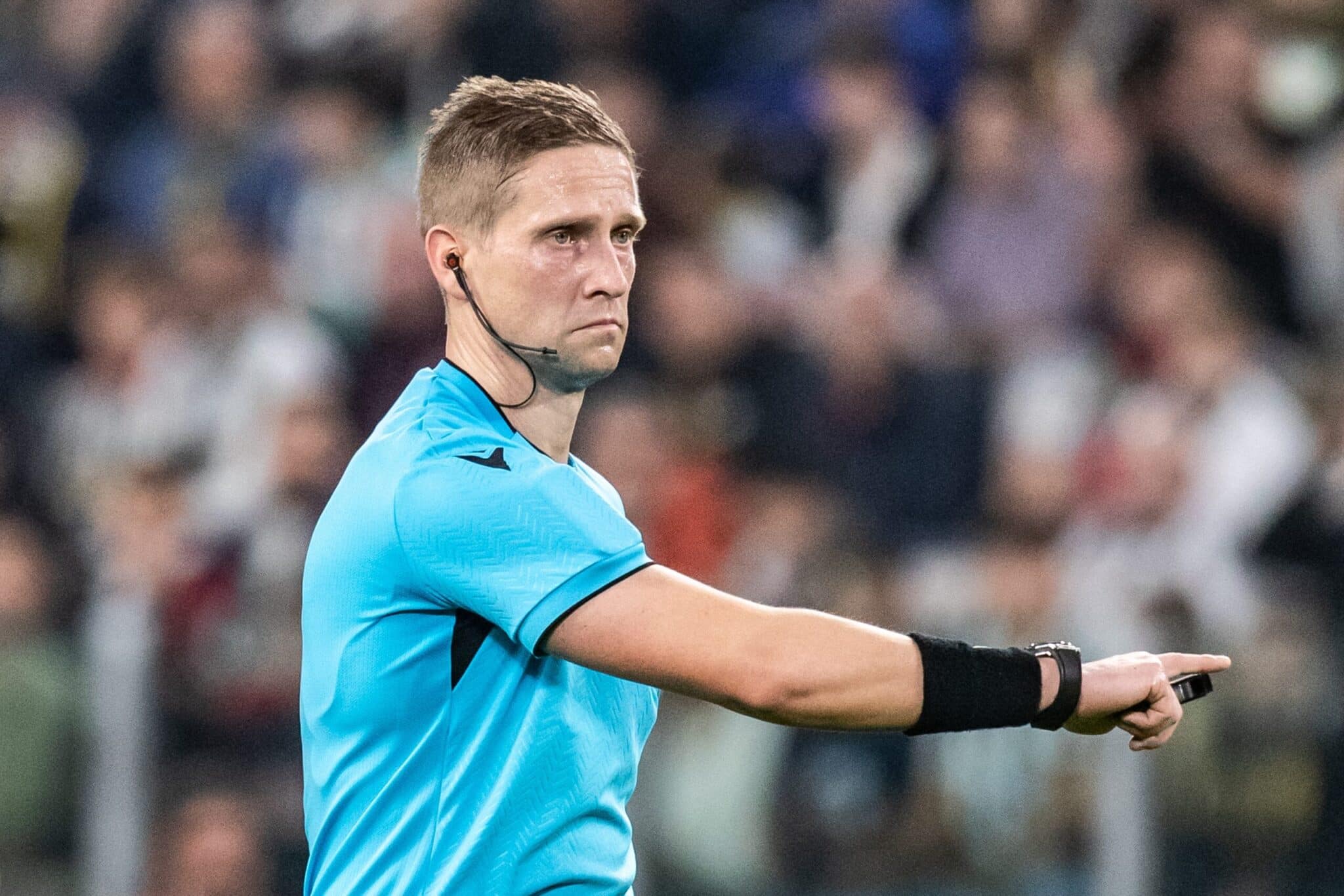 Refereeing in Ligue 1: a new era of transparency through referee audio announcements